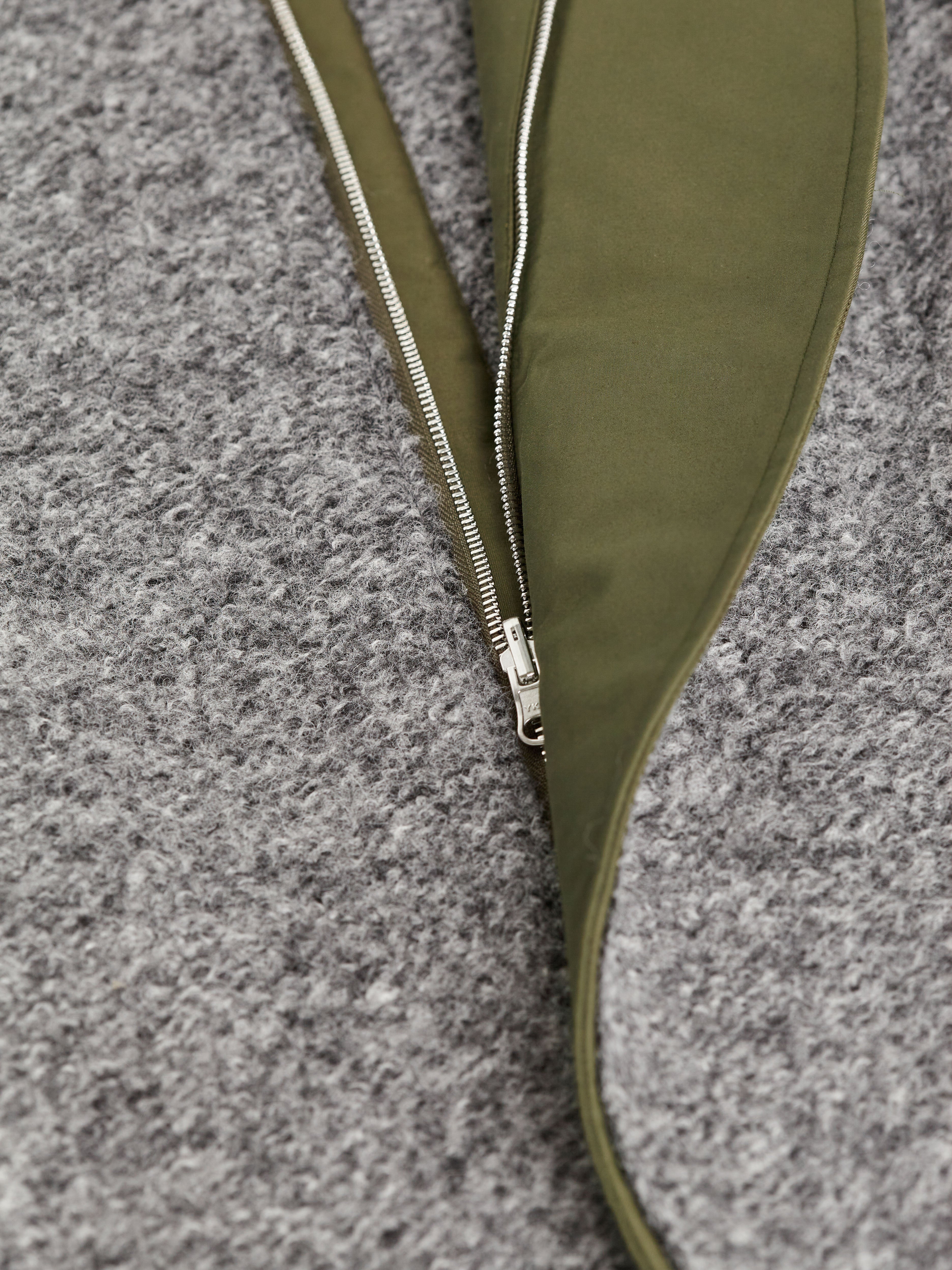 zip closure on double face jacket Autumn / Winter 2025 Puffer Jacket by Gabriel Stunz