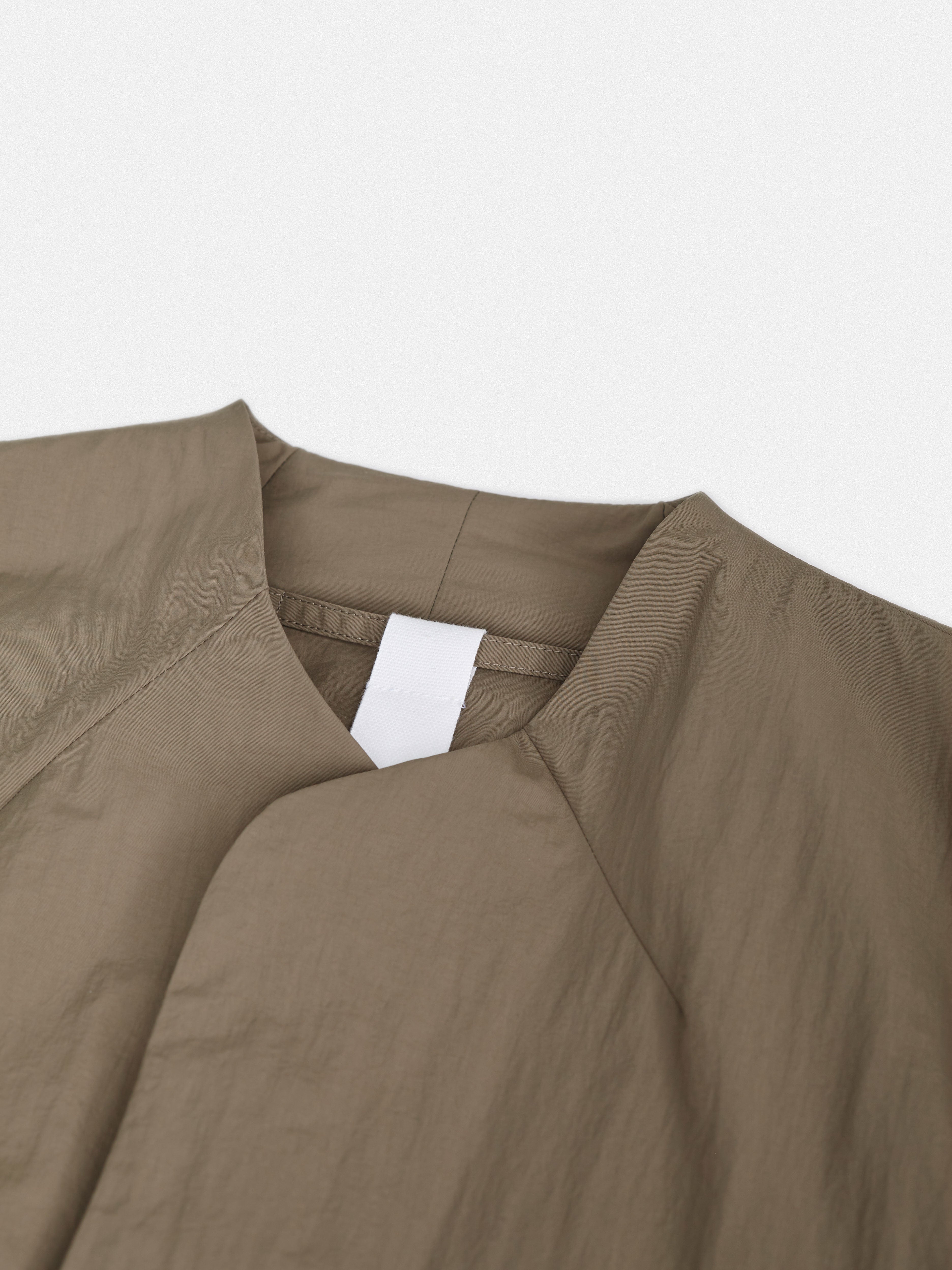 darted collar construction for the