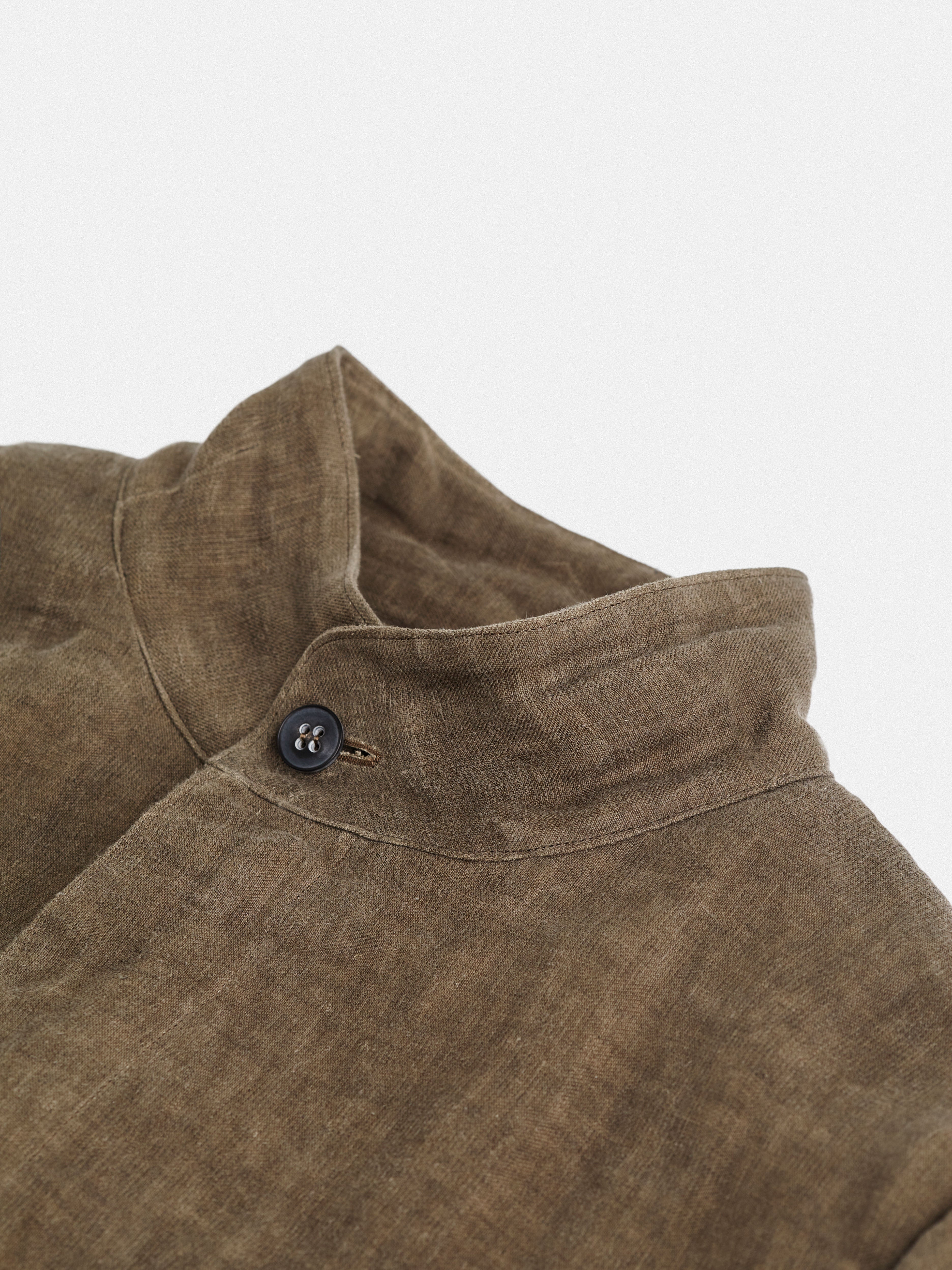 oiled linen collat Autumn / Winter 2025 Puffer Jacket by Gabriel Stunz