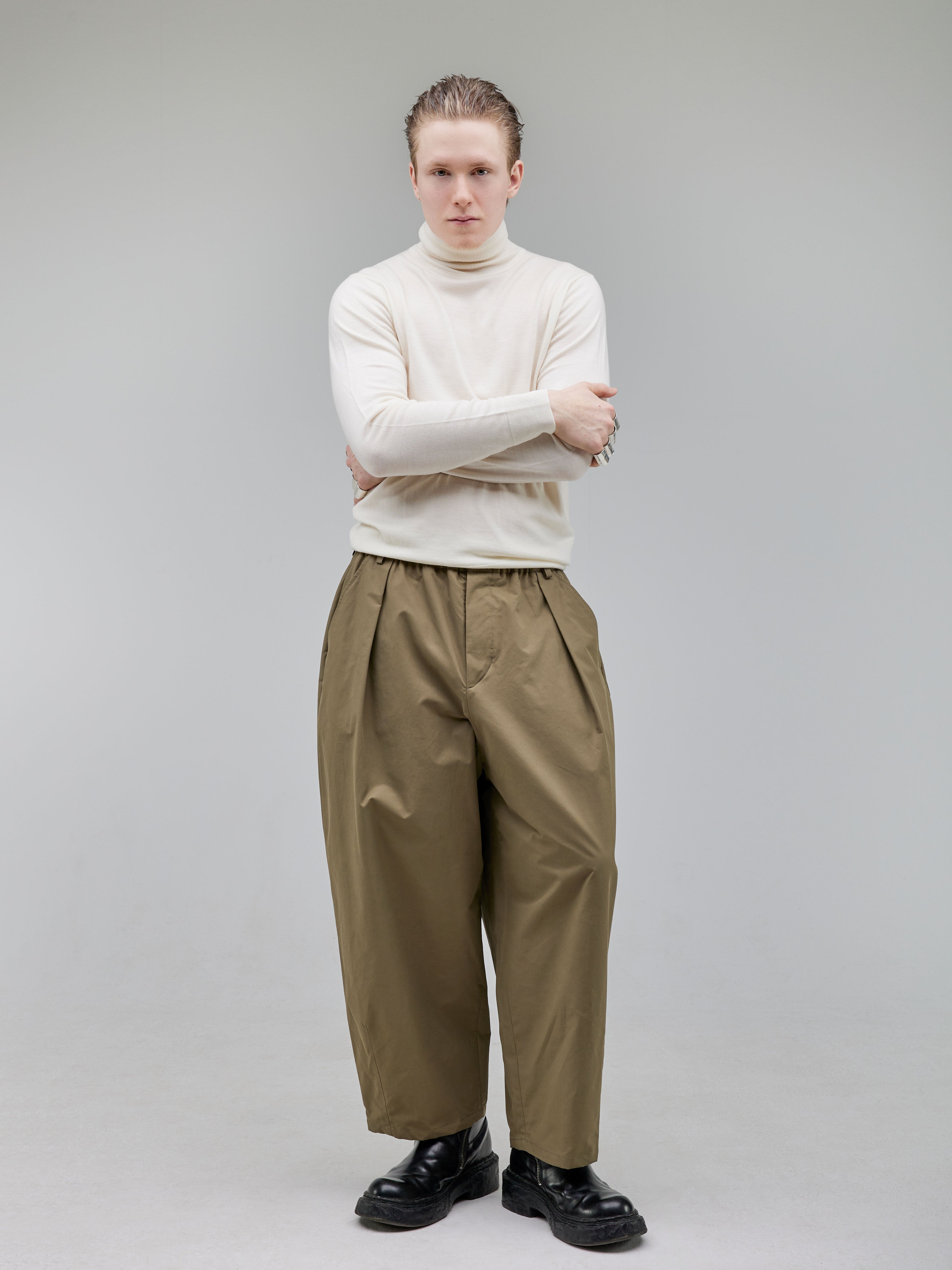 Adaptive Pleated Trousers – gabrielstunz